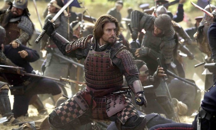 Tom Cruise on the battlefield in promotional image for The Last Samurai (2003)