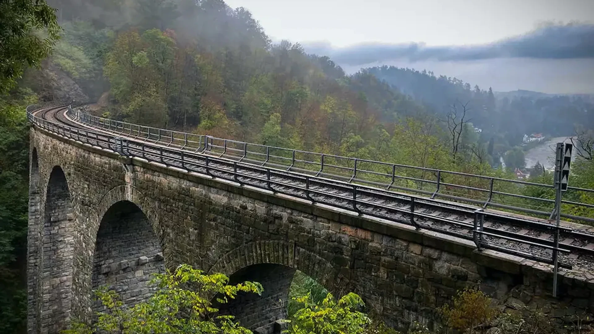 Tim Dunn on The Architecture the Railways Built