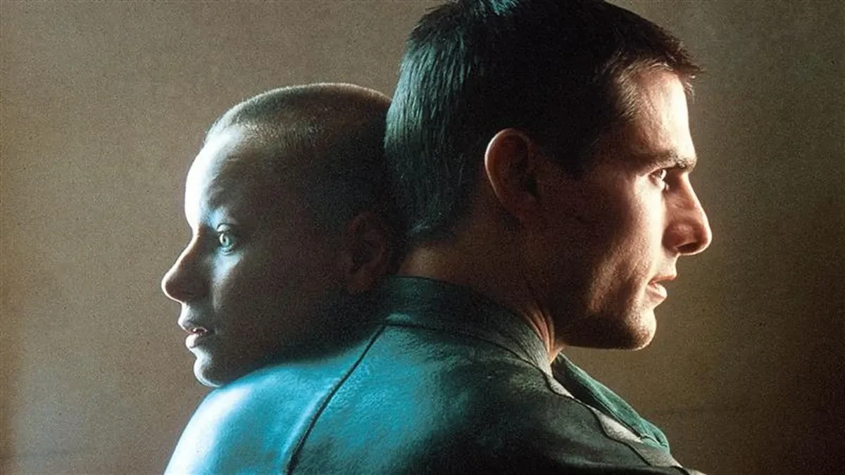 Samantha Morton and Tom Cruise in Minority Report